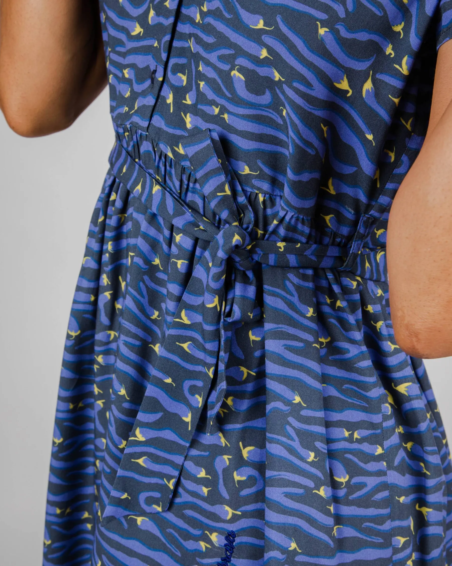 jalapeo_midi_kleid_marineblau_5.webp Jalapeño Midi Kleid Marineblau-Brava Fabrics Store