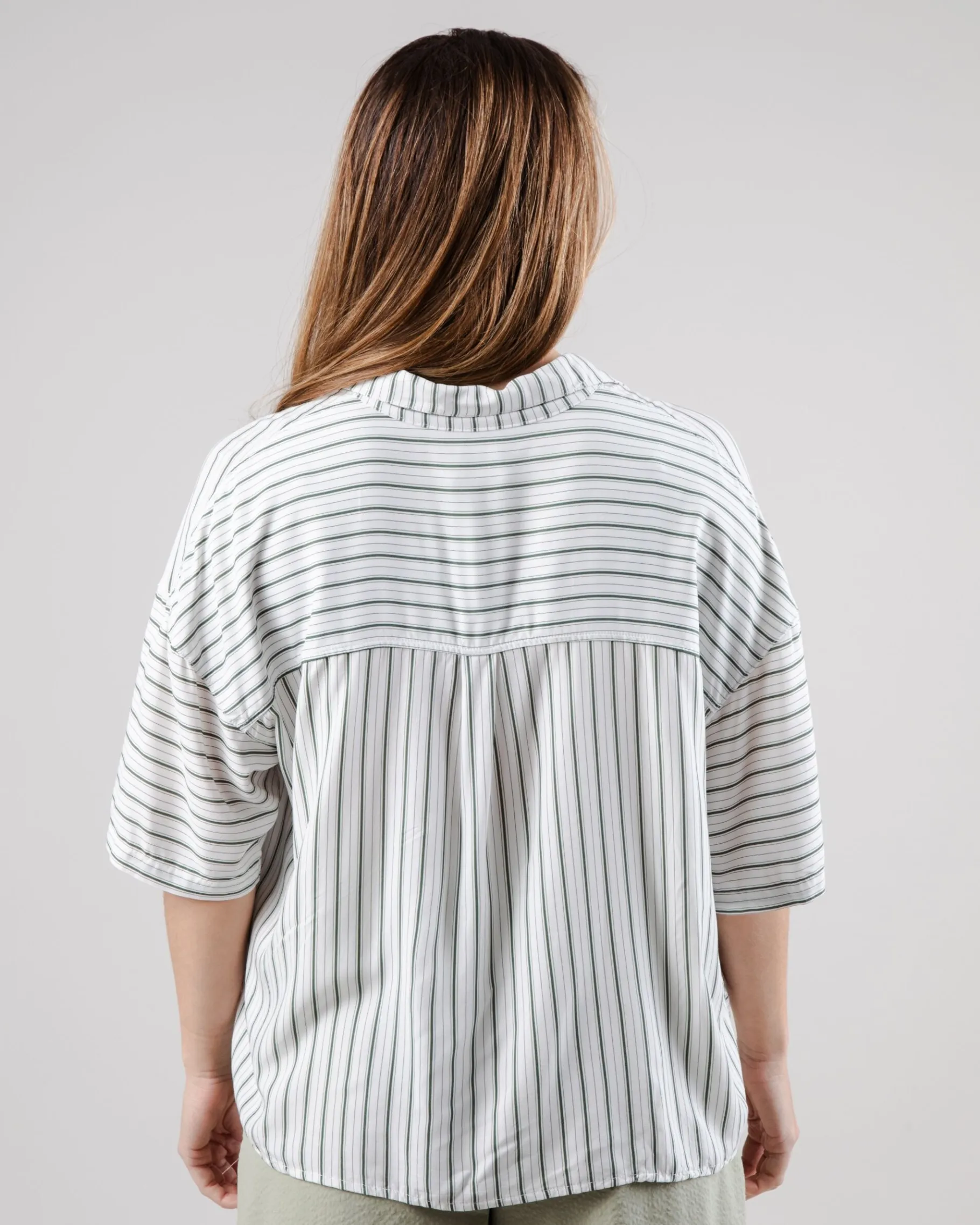 mix_oversize_cropped_blouse_kale_4.webp Mix Oversize Cropped Blouse Kale-Brava Fabrics Fashion